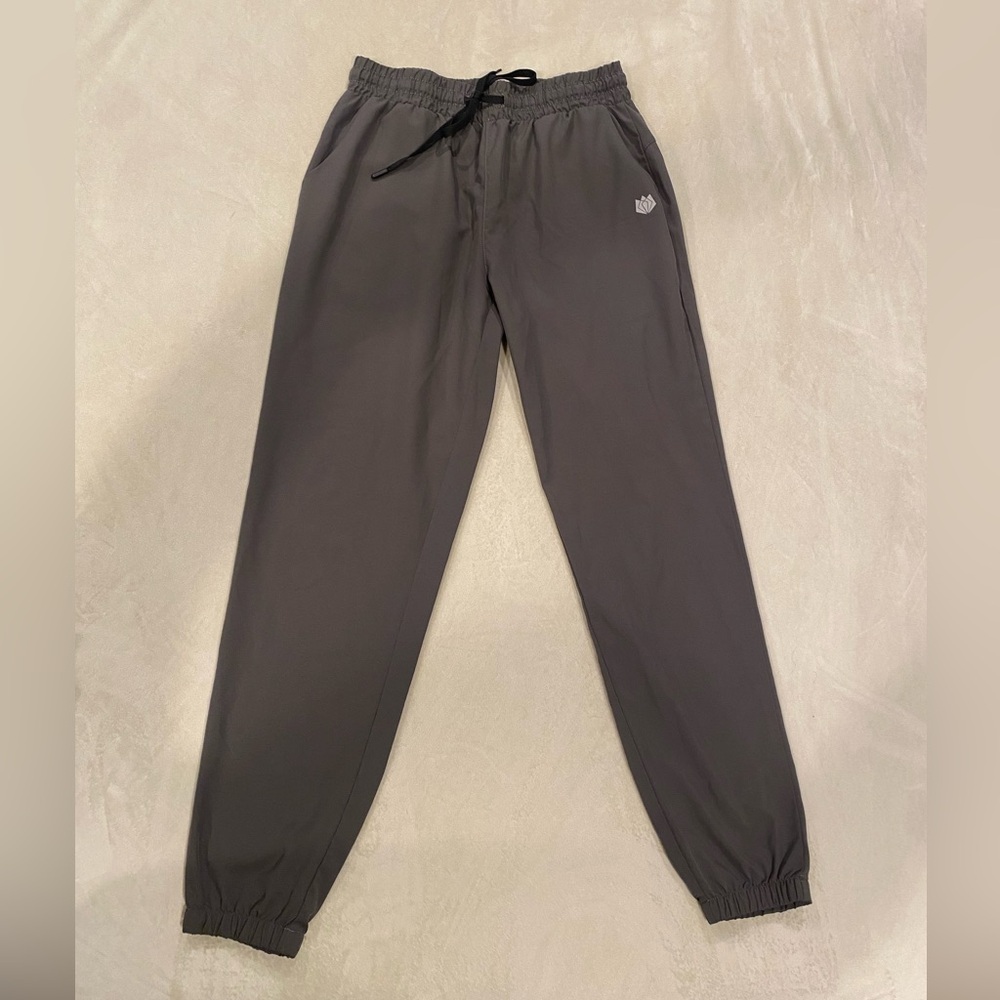 🏔️ Grey Women’s Medium Joggers 🏔️